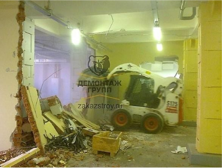 демонтаж кирпичный стен